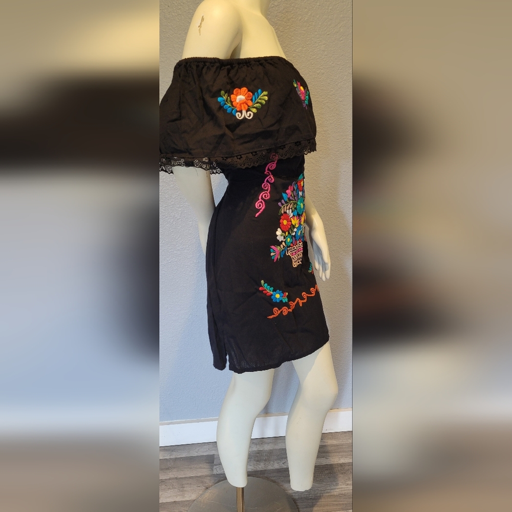 OFF SHOULDER WOMAN DRESS FLORAL ARTESANAL Size M 100% Cotton Embroidered Black - Picture 12 of 13